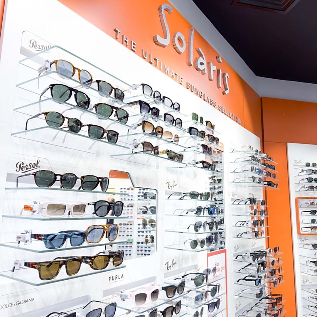 Gözlük takmak hiç bu kadar cool olmamıştı ???? Stilini yansıtan çerçeveler Atasun’da seni bekliyor!