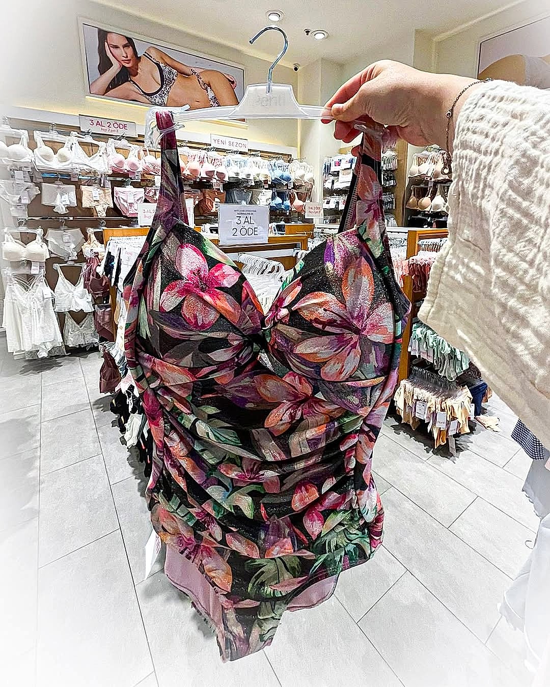 Sezonun trendi floral desenler Penti’de!☀️????